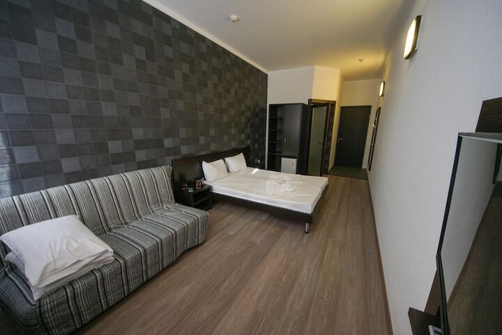 Room 8 of 15