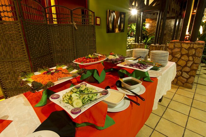 Dining 82 of 147