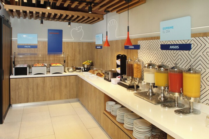 Breakfast/Coffee Service 42 of 60