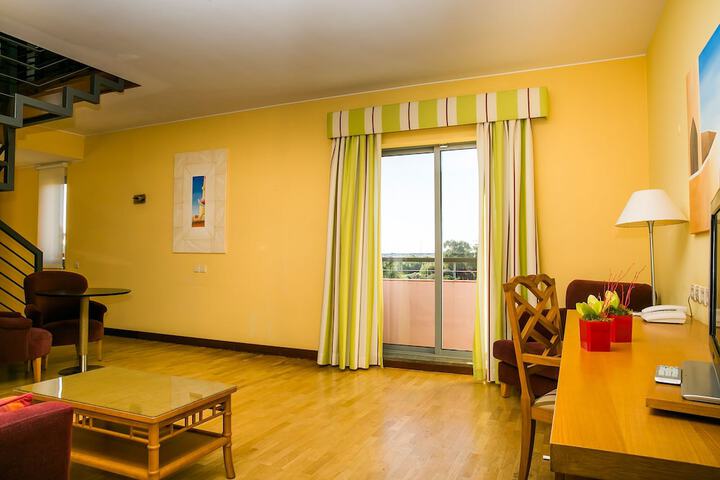 Room 25 of 63