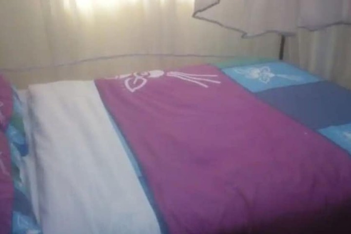 Room 4 of 9