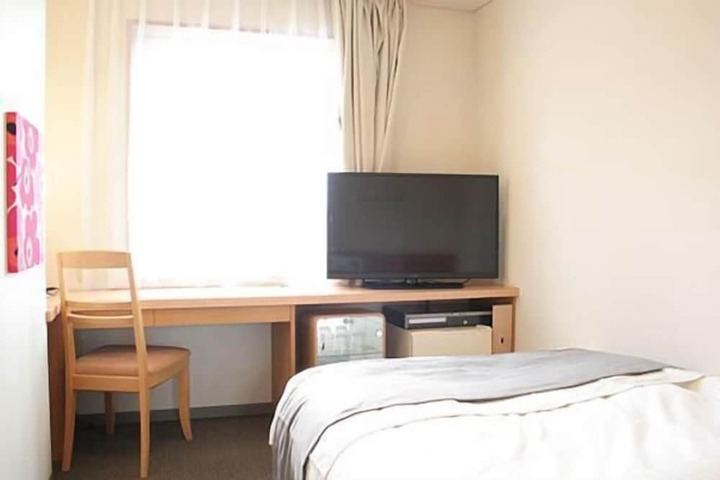 Room 13 of 25