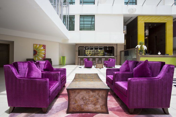 Entrance & Lobby