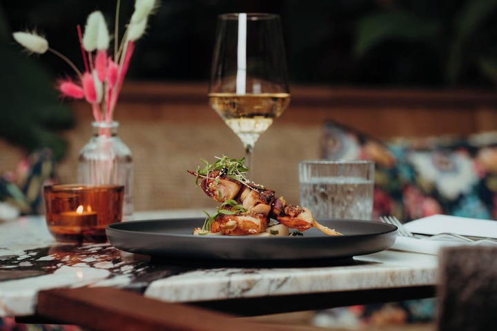 Dining 63 of 94