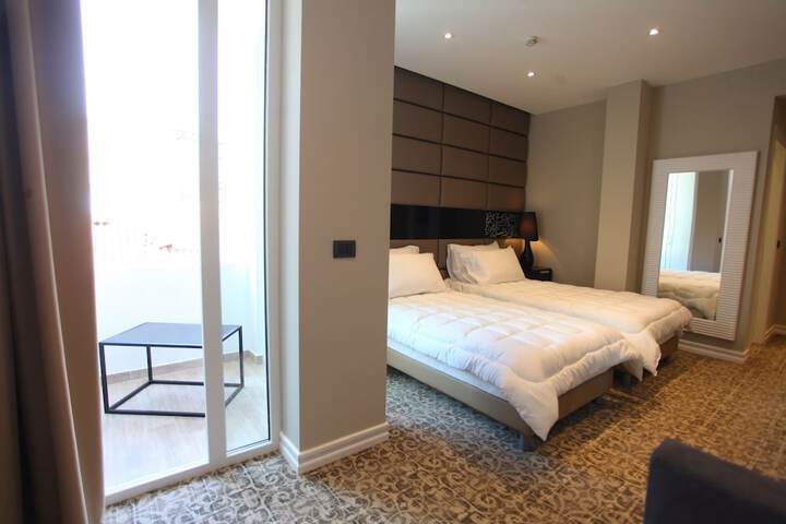 Room 3 of 102