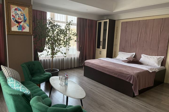 Room 15 of 29