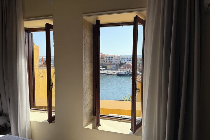 Room 100 of 129