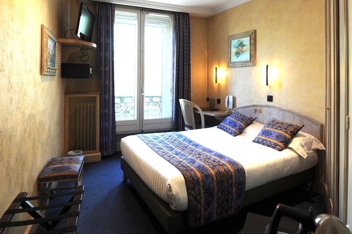 Room 26 of 86