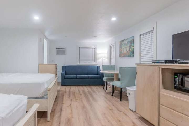 Room 9 of 148