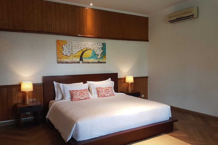 Room 10 of 36