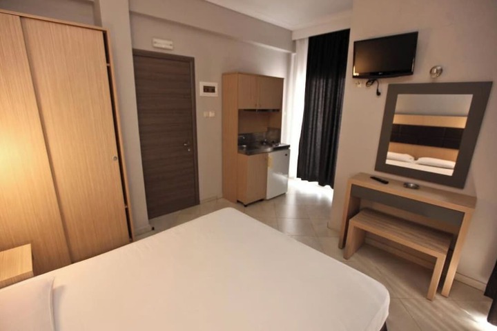 Room 22 of 48