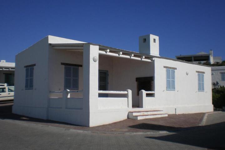 Albatros Holiday Home