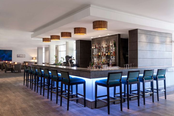 Lounge 74 of 108