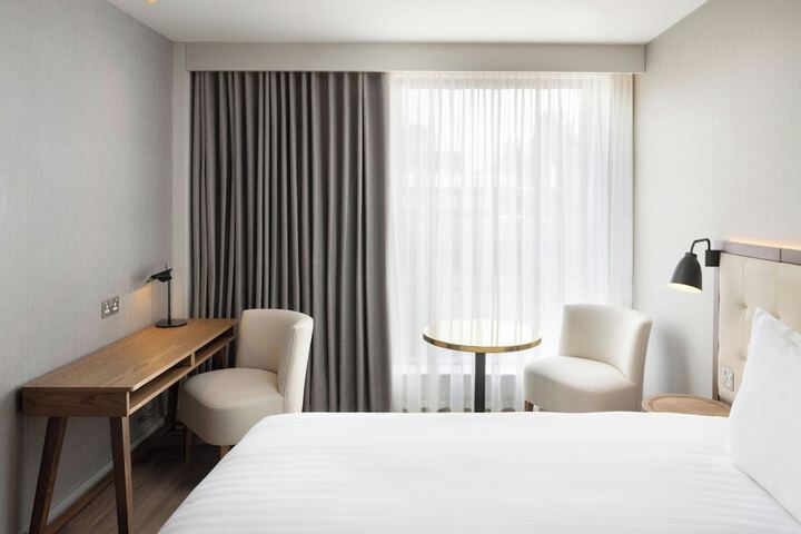 Room 34 of 126