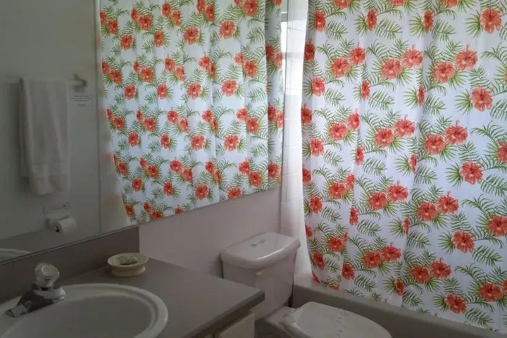 Room 7 of 14