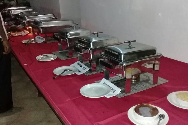 Dining 2 of 16