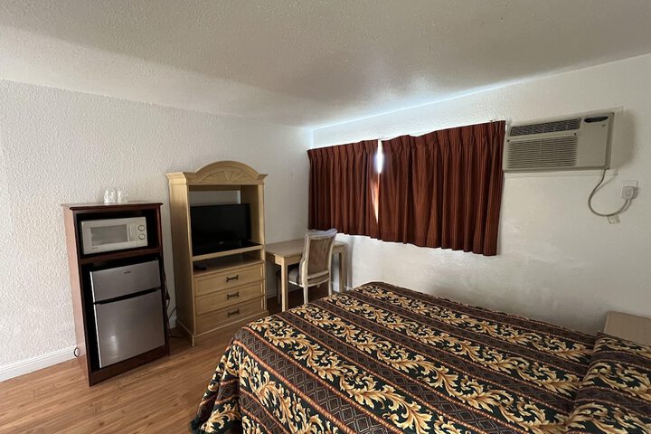 Room 15 of 21