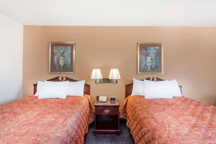 1 King Bed (7 of 10)