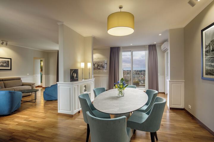 Room 40 of 70