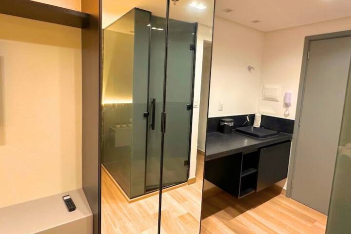 Room 8 of 24