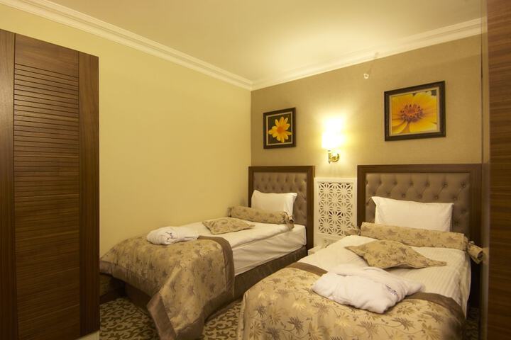 Room 6 of 67