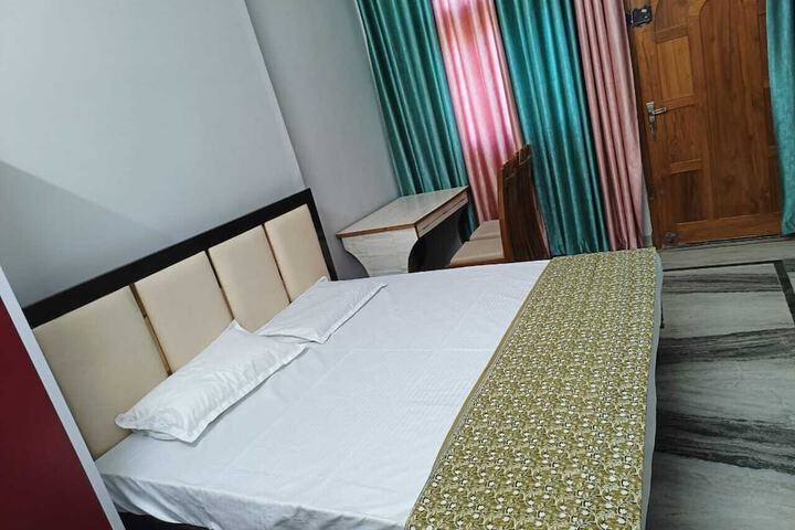 Arya Holiday Home in Faizabad
