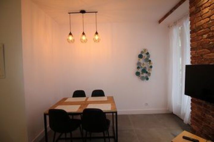 Room 9 of 14