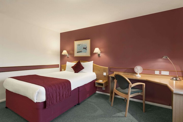 Room 12 of 22