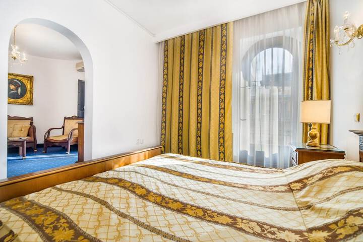 Room 23 of 52