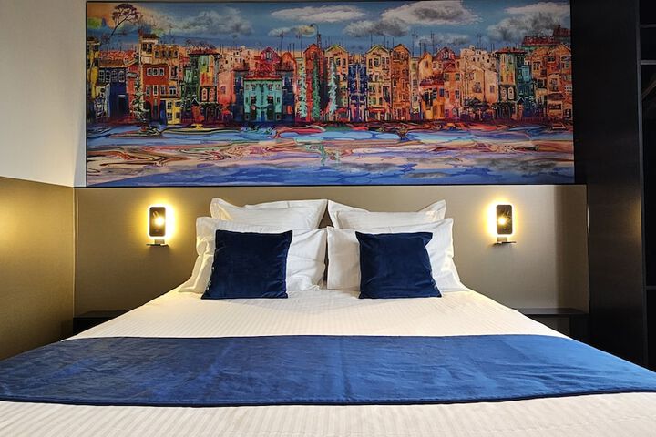 Room 8 of 37