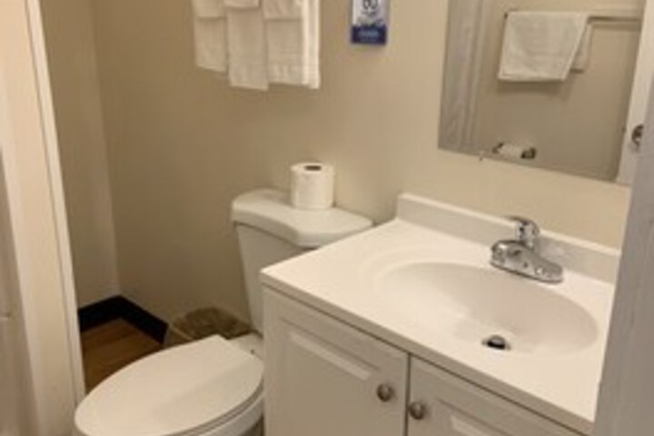 Room 6 of 25