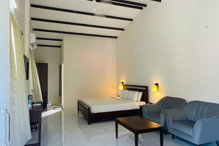 Room 9 of 26