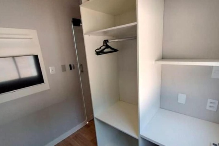 Room 13 of 35