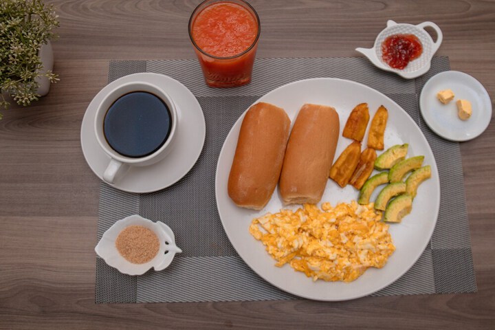 Breakfast/Coffee Service 25 of 28
