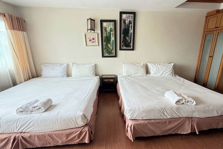 Room 2 of 121