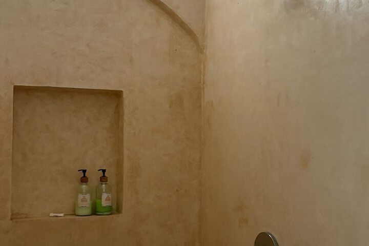 Room 66 of 83