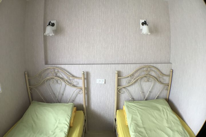 Room 15 of 71