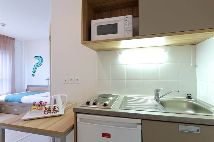 Room 8 of 27