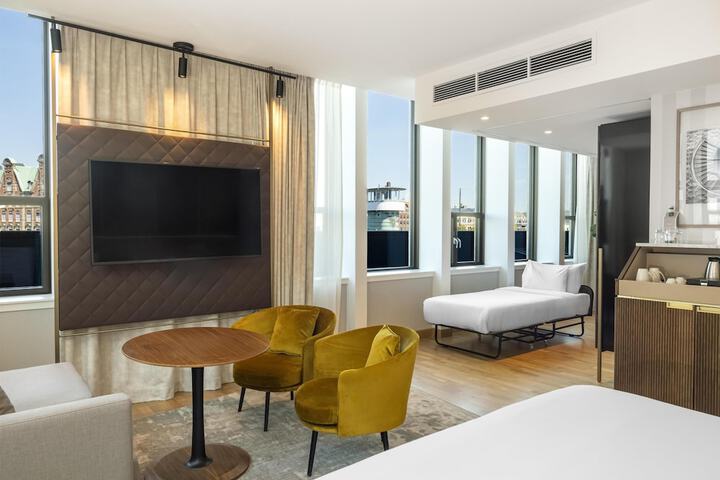 Room 54 of 128