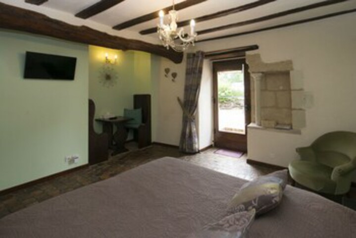 Room 12 of 27