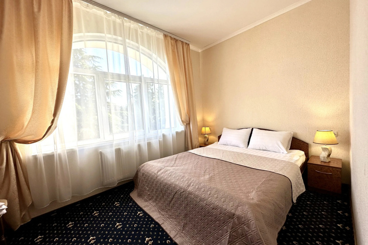 Room 8 of 49