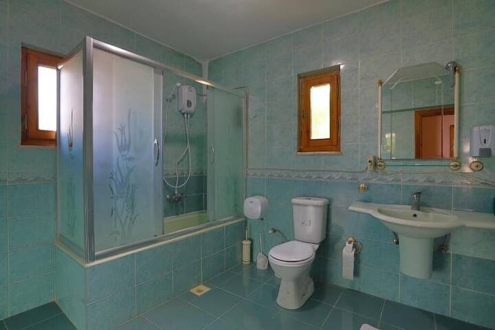 Room 15 of 22