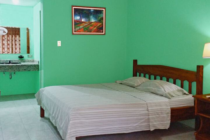 Room 7 of 25