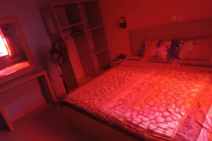 Room 4 of 20