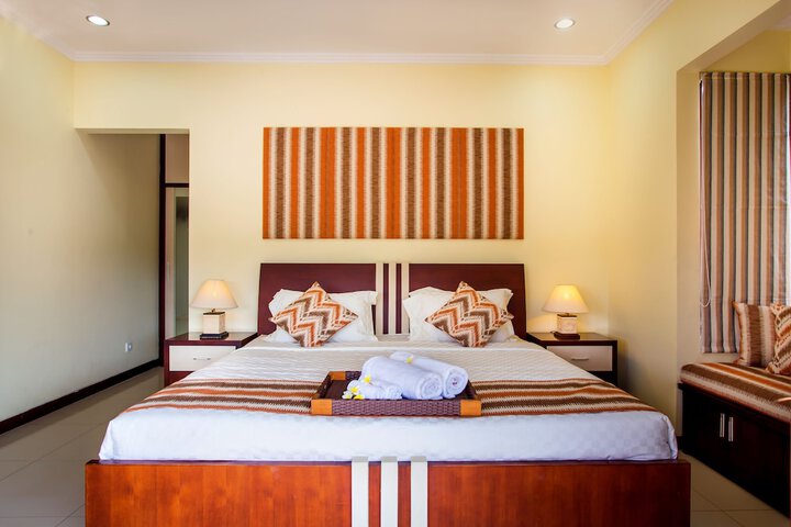 Room 3 of 34