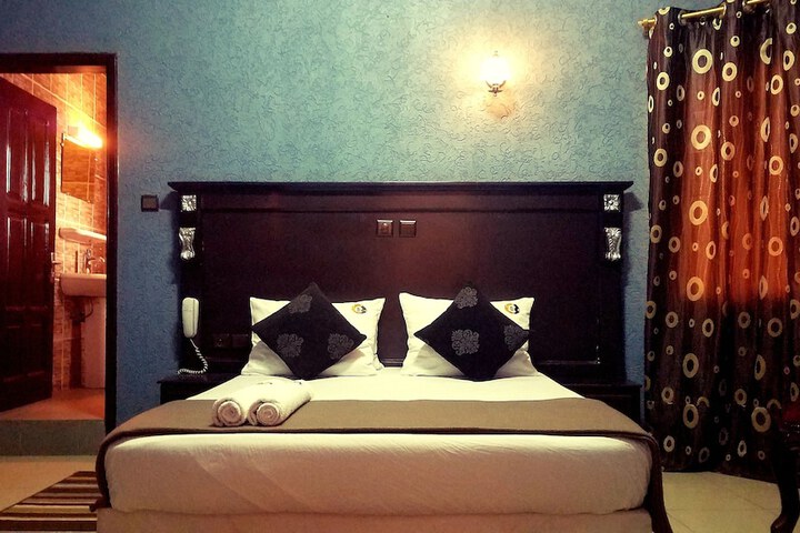 Room 6 of 85