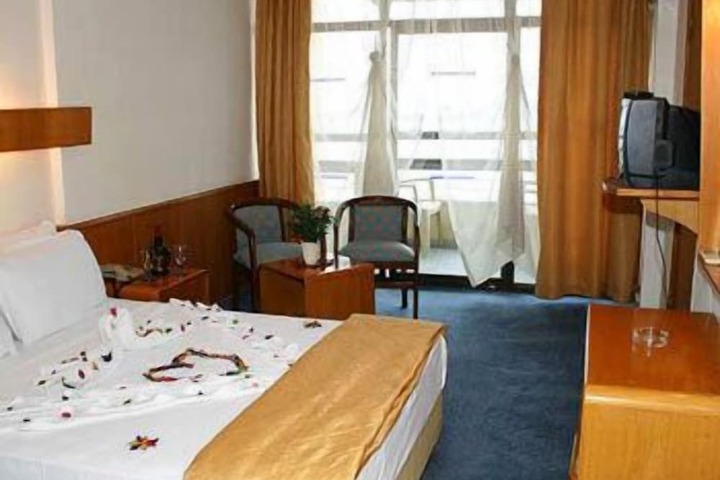 Room 5 of 41