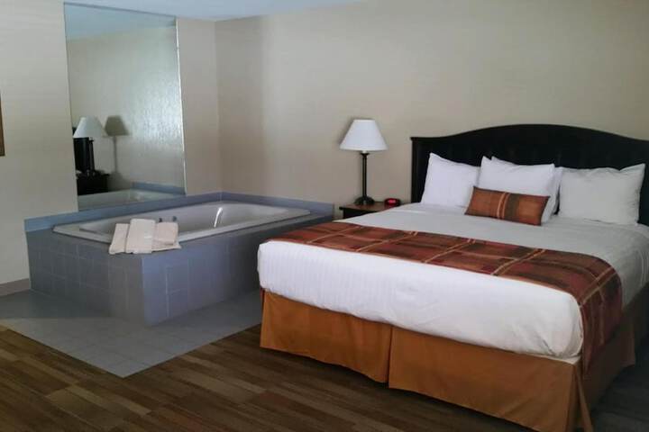 1 King Bed (1 of 4)
