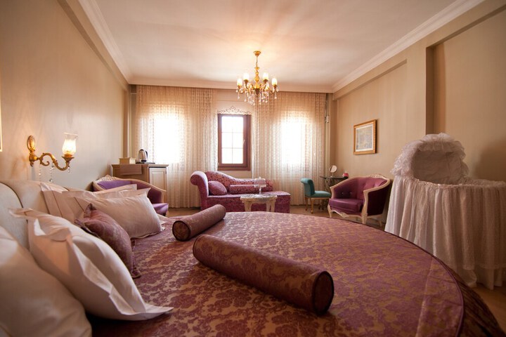 Room 15 of 49