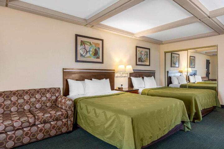 2 Double Beds (1 of 17)